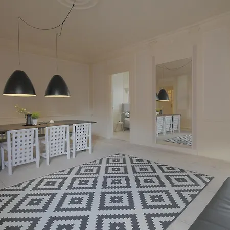 Direct Inner City 2 Apartment *