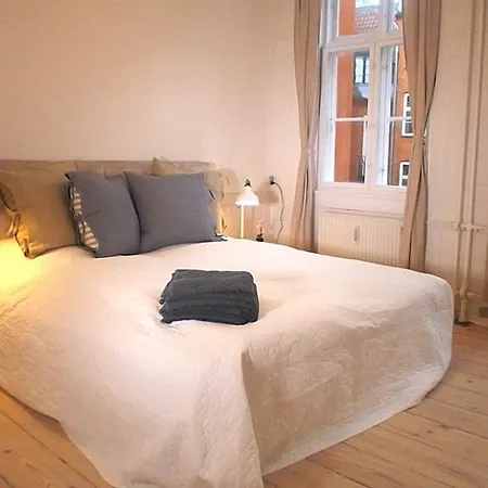 Apartment Direct Inner City 2 *