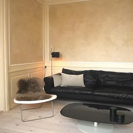 Direct Inner City 2 Apartment
