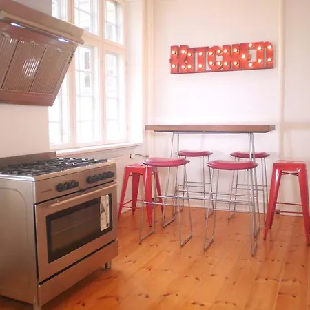 Apartment Direct Inner City 2