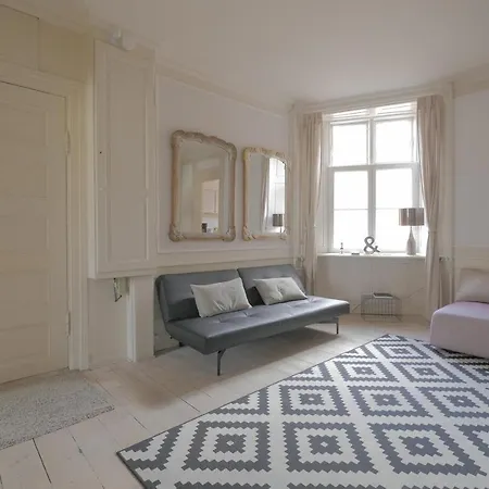Direct Inner City 2 Apartment