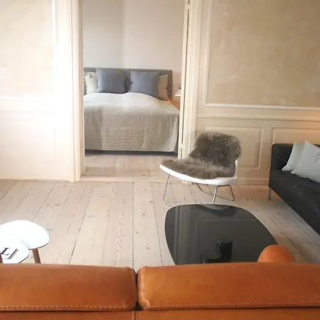 Apartment Direct Inner City 2 *